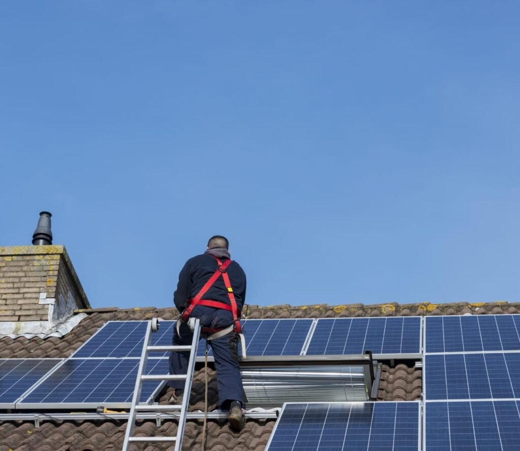 Instalando paneles solares